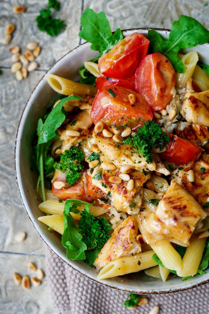 Rezeptbild: Nudeln mit Hähnchen, Tomaten und Gorgonzola