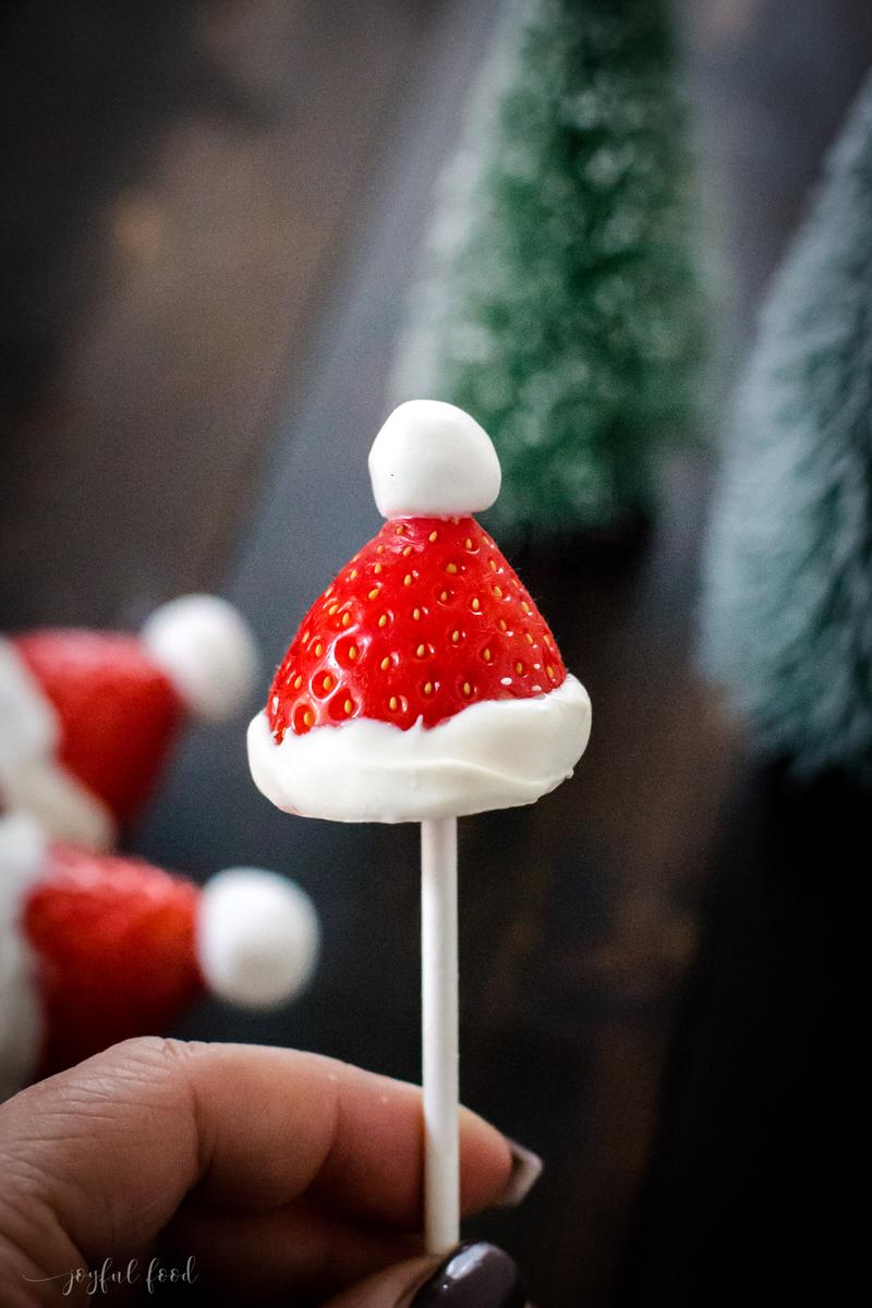 Rezeptbild: Süße Nikolaus Mützen - eine beerige Überraschung