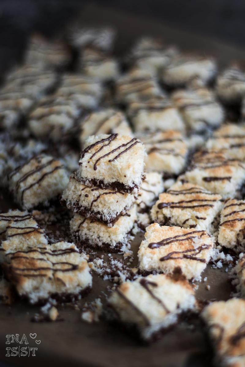 Rezeptbild: Low Carb Plätzchen - Kokos-Brownie-Würfel