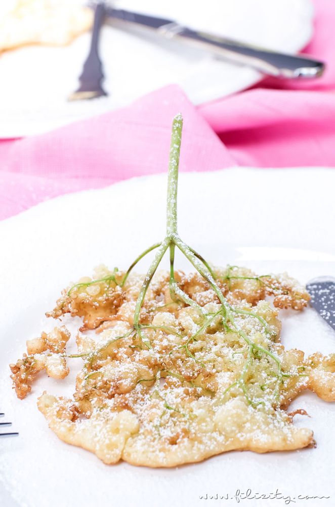 Rezeptbild: Holunderblüten-Küchlein