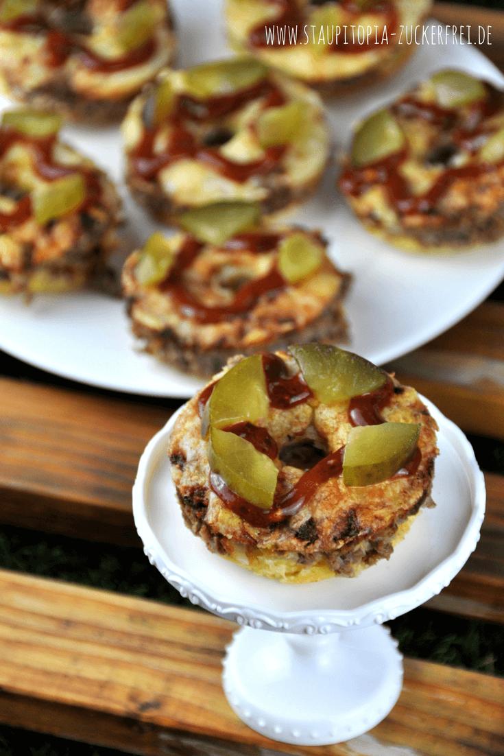 Rezeptbild: Ein Low Carb Burger in neuer Form: Low Carb Cheeseburger Donuts