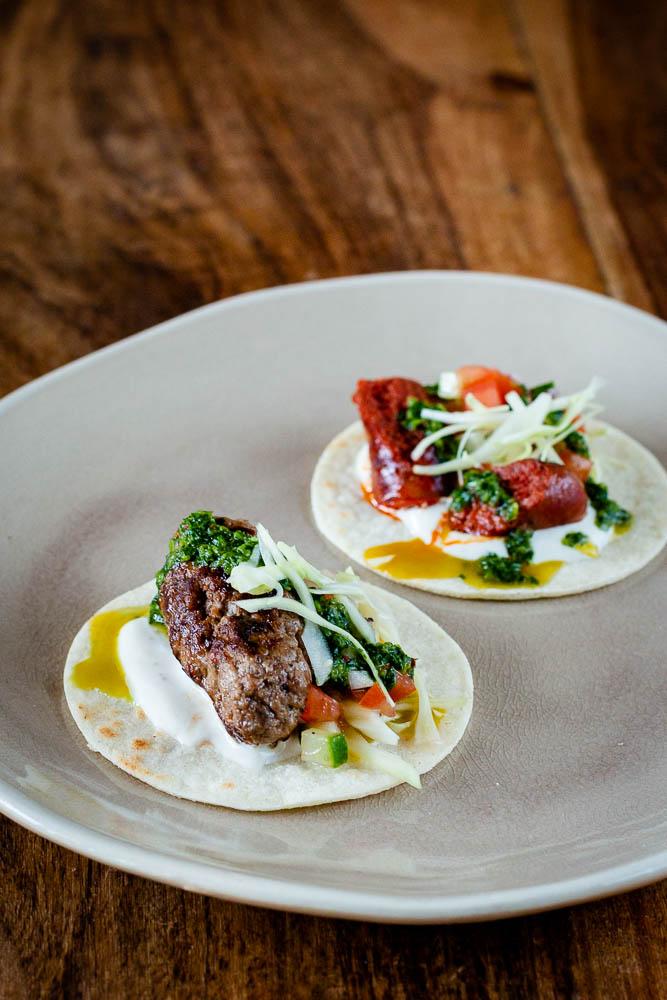 Rezeptbild: Arabische Tacos mit Köfte und Merguez