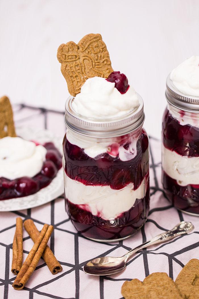 Rezeptbild: Spekulatius-Punschkirschen-Dessert