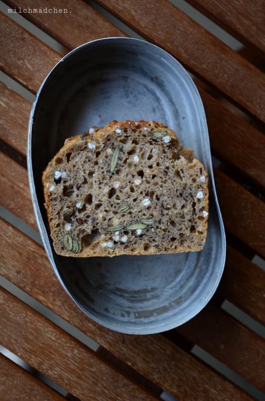 Rezeptbild: Fixes Vier-Stunden-Sauerteigbrot mit Kernen