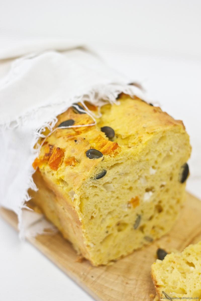 Rezeptbild: Kürbisbrot mit Feta 