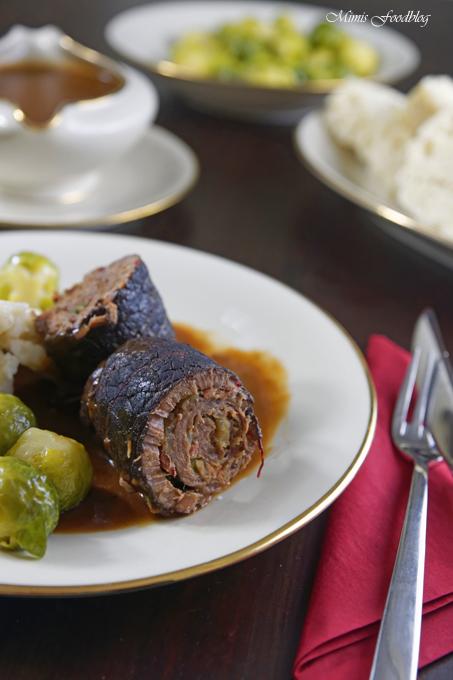 Rezeptbild: Rinderrouladen mit einer Sherry-Rotwein-Sauce