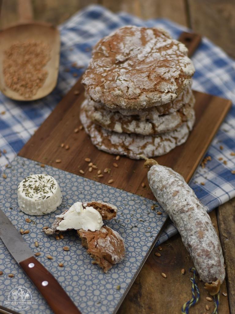 Rezeptbild: Alpen-Fladen mit Thymian-Ziegenfrischkäse