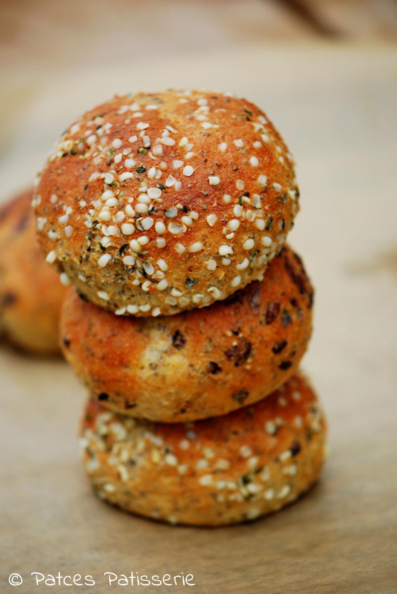 Rezeptbild: Low Carb Brötchen mit Hanfsamen