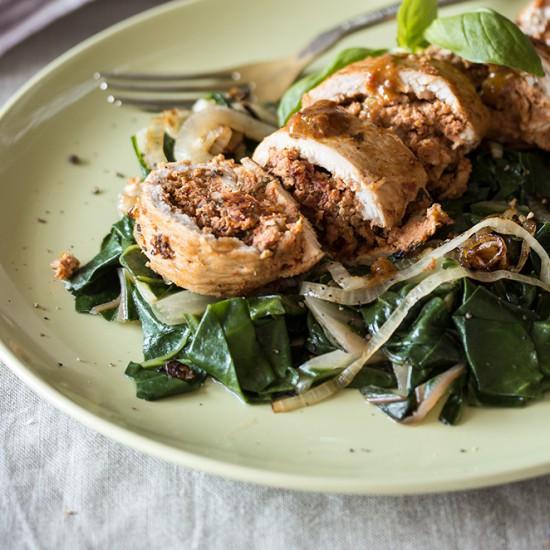 Rezeptbild: Putenrouladen mit Tomatenfüllung und Mangold