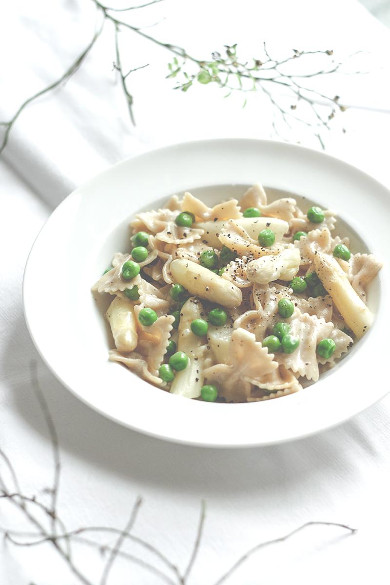 Rezeptbild: Pasta mit Spargel und Erbsen in Weißwein-Sahnesauce