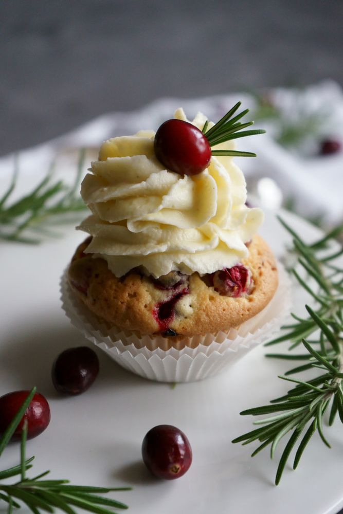 Rezeptbild: Cranberrie-Pecannuss-Cupcakes