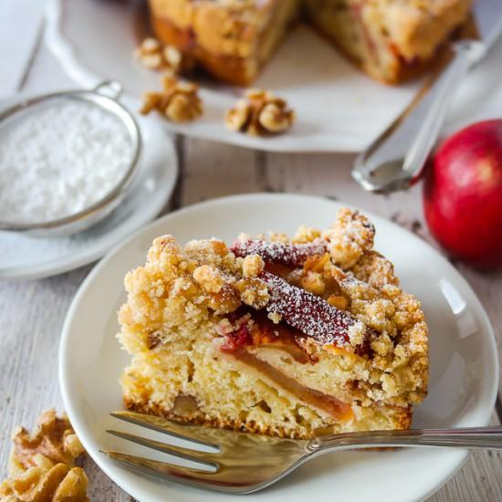 Rezeptbild: Apfel-Walnuss-Crumble-Kuchen