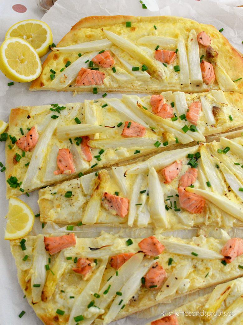 Rezeptbild: Pizza mit Spargel, Lachs und Hollandaise
