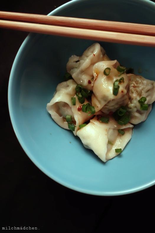 Rezeptbild: Wan Tans mit Chiliöl und Würz-Sojasauce