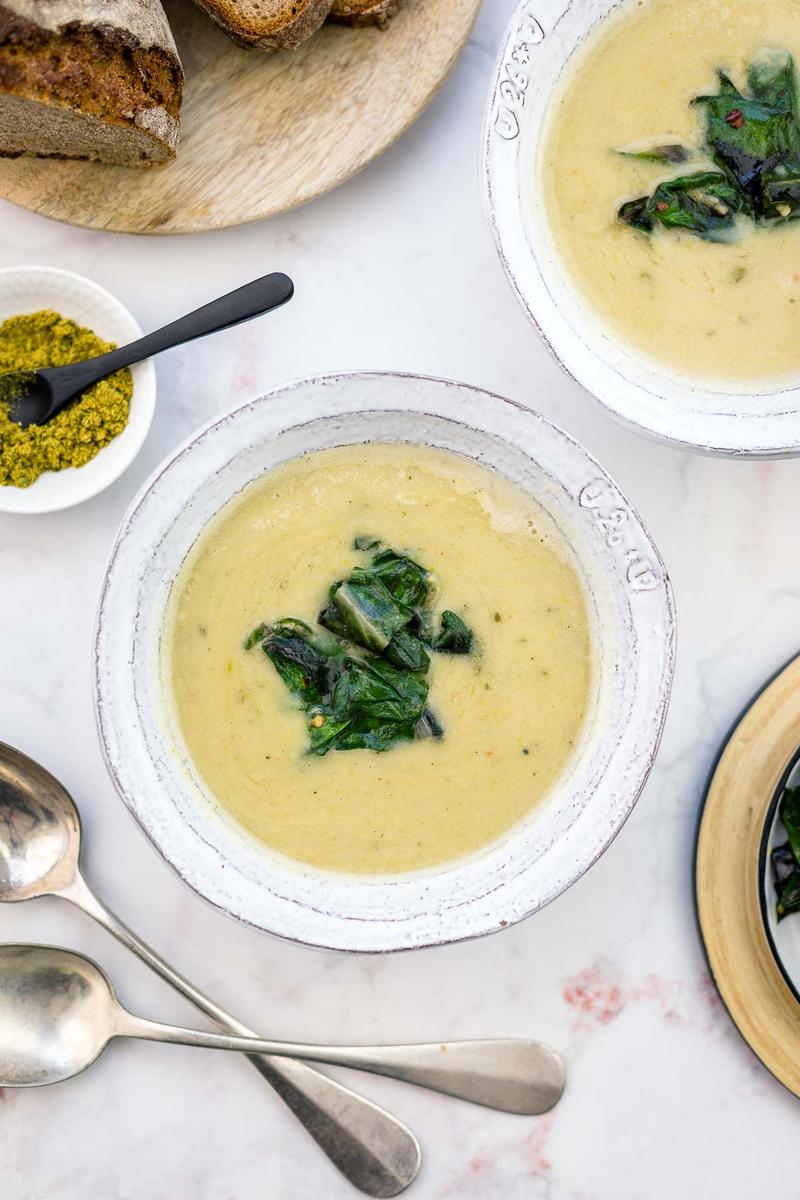 Rezeptbild: Weiße Bohnensuppe mit Mangold