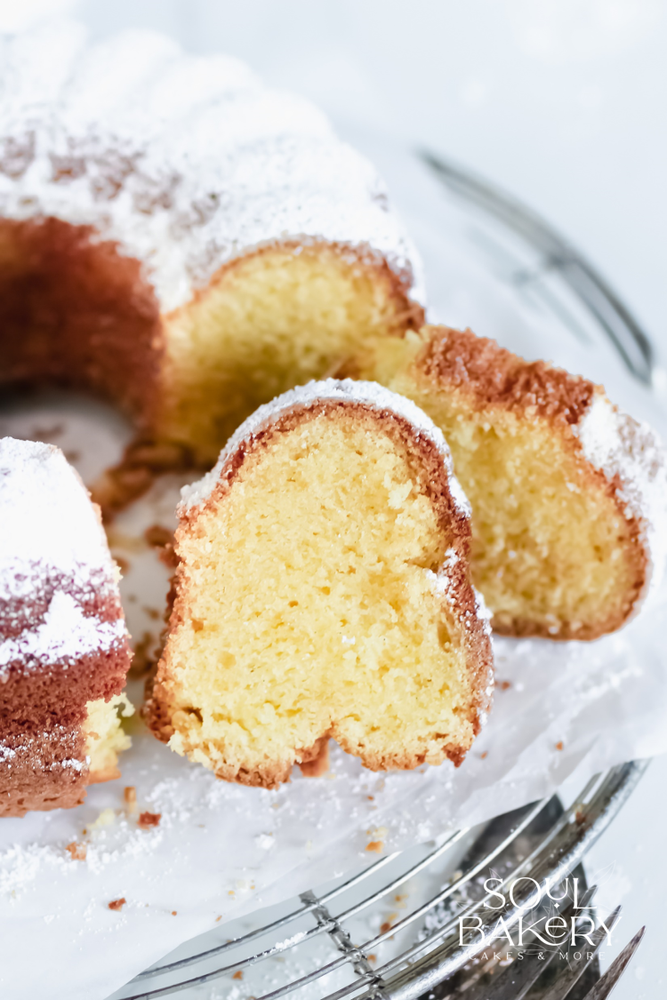 Rezeptbild: Klassiker: saftiger Eierlikörkuchen