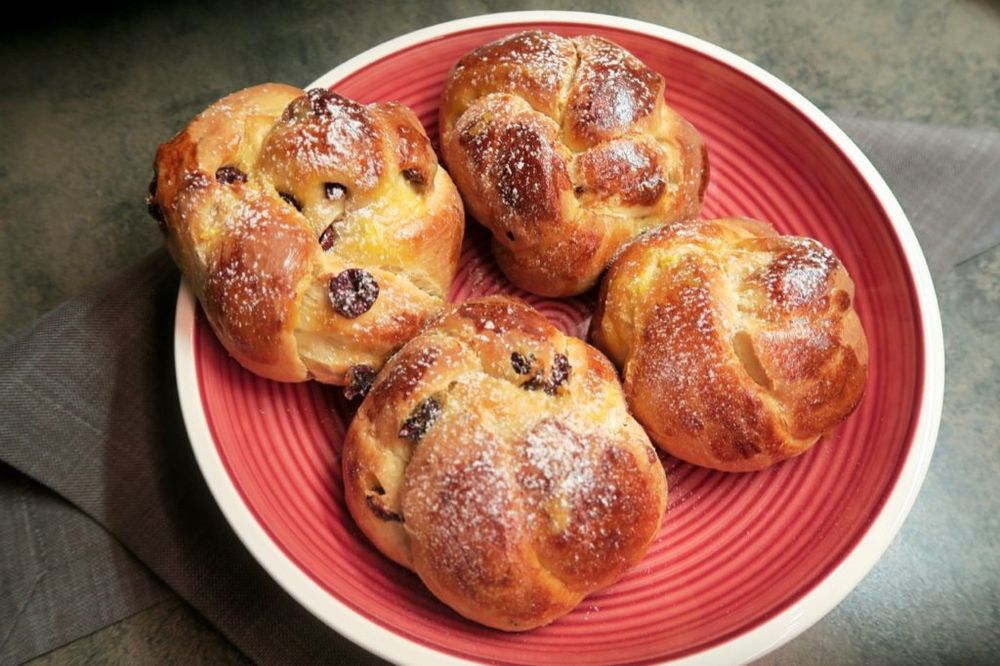 Rezeptbild: Briocheknopf mit Cranberries