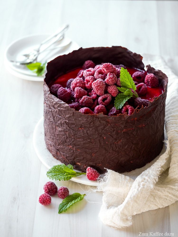 Rezeptbild: Nuss-Nougat-Torte mit Himbeeren