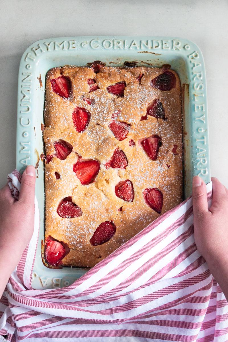 Rezeptbild: Erdbeerkuchen aus der Auflaufform