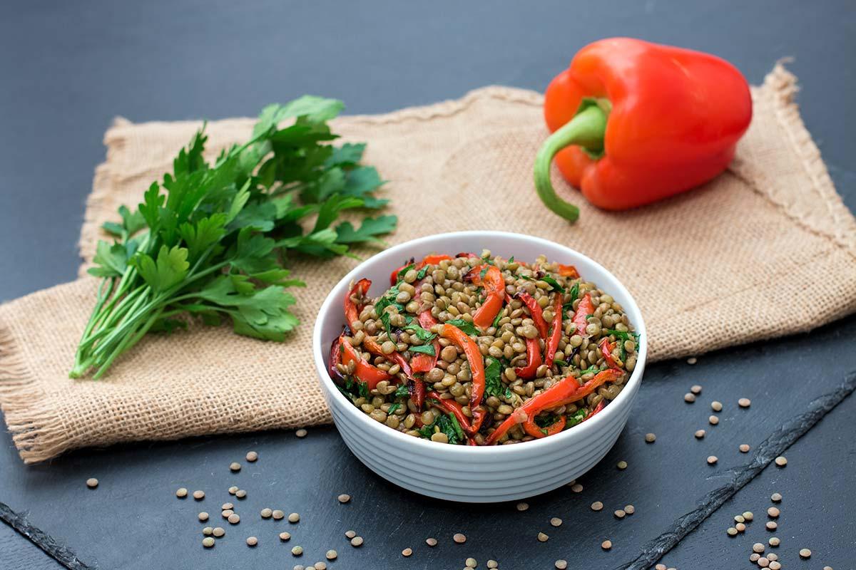 Rezeptbild: Linsensalat mit gerösteten Paprikastreifen (Eiweißreich)