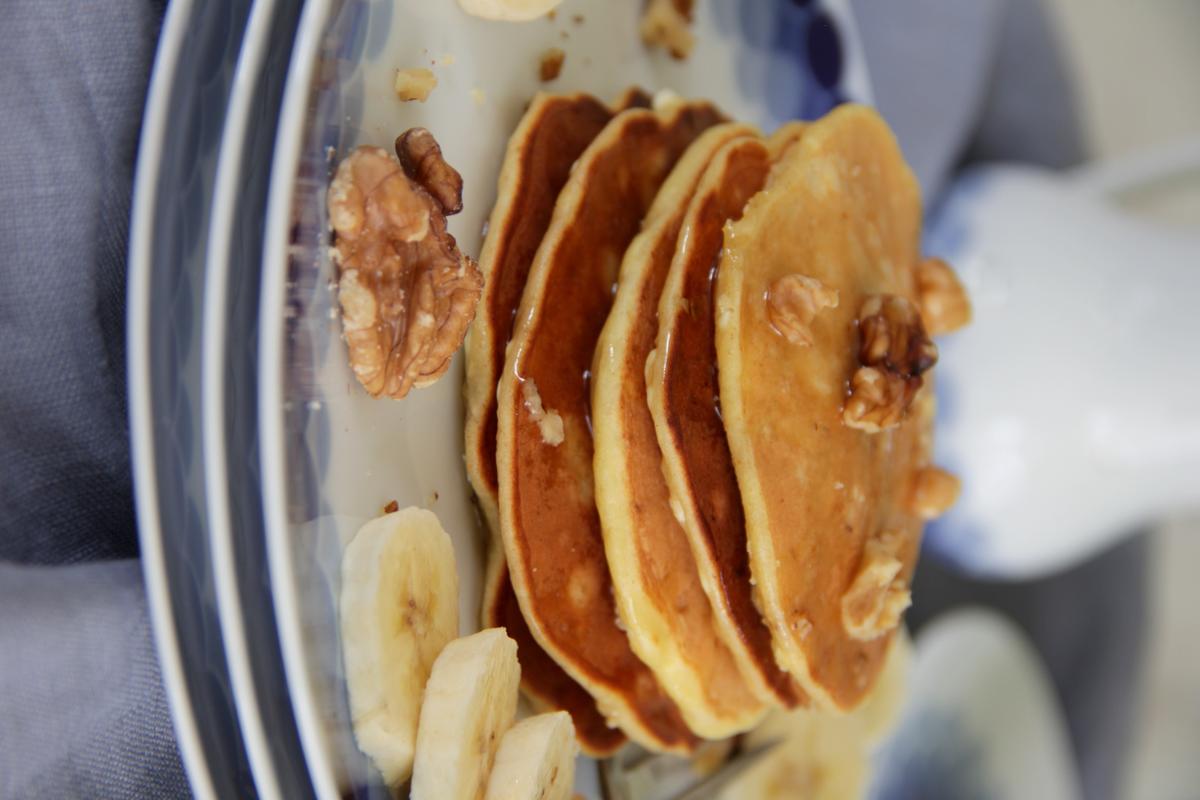 Rezeptbild: Low carb Pancakes mit Hüttenkäse und Banane