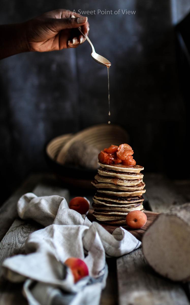Rezeptbild: YAM FLOUR PANCAKES WITH APRICOT COMPOTE