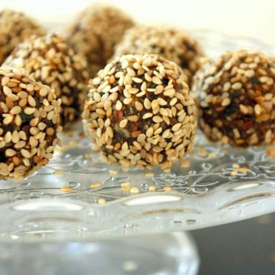 Rezeptbild: Früchte-Nuss-Pralinen