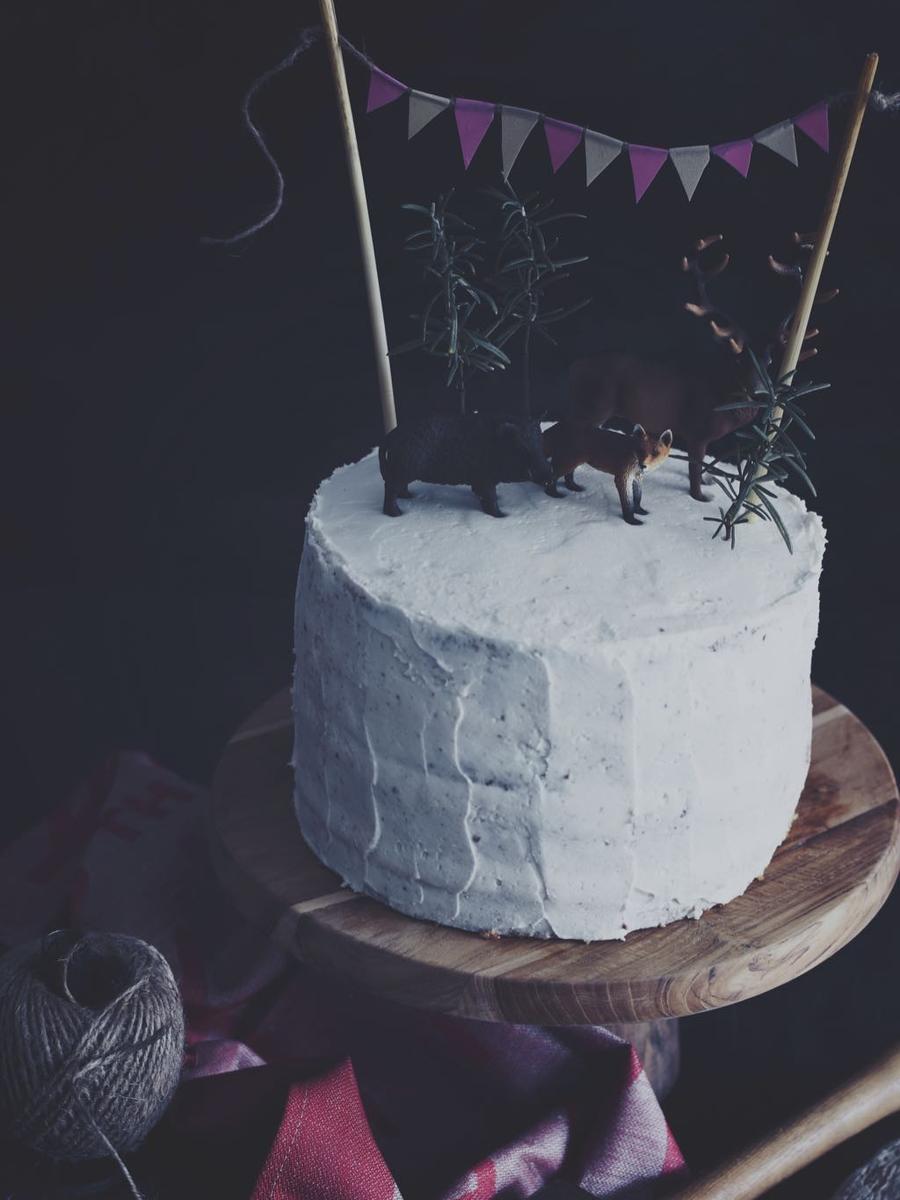Rezeptbild: QUARKTORTE MIT MANDELBISKUIT