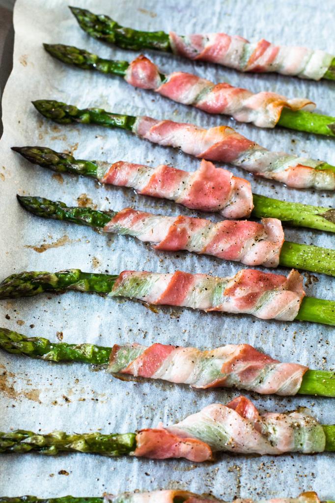 Rezeptbild: GRÜNER SPARGEL IM SPECKMANTEL