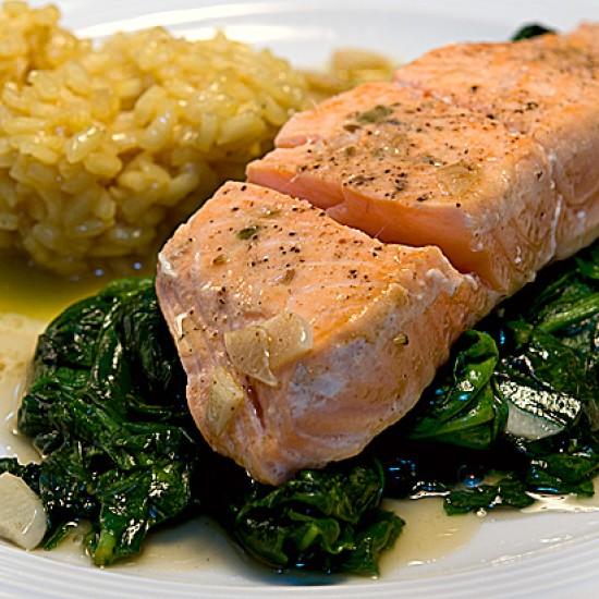 Rezeptbild: Lachsfilet mit Zitronenrisotto und Blattspinat
