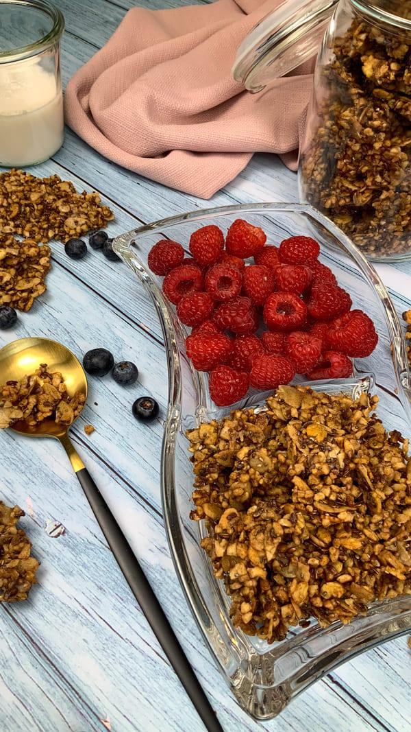 Rezeptbild: Knuspriges low carb Granola ohne Zucker