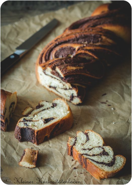 Rezeptbild: Erdnussbutter-Schoko-Hefezopf 