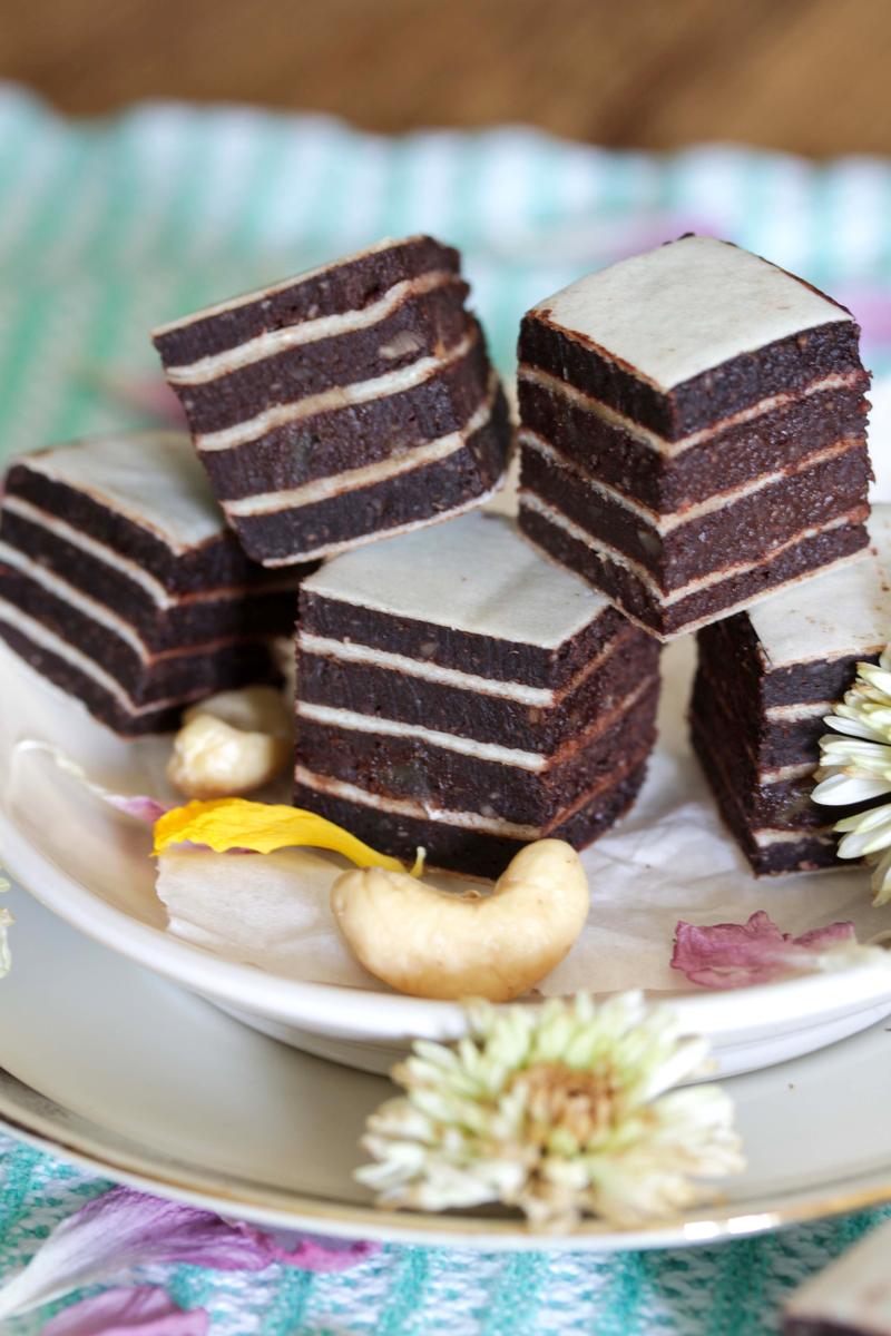 Rezeptbild: Vegane Cashew-Schoko-Quader