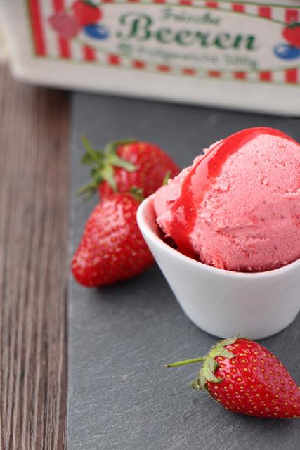 Rezeptbild: Erdbeer-Sahne-Eis