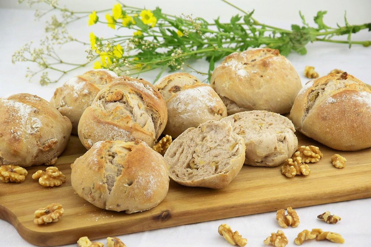 Rezeptbild: Walnussbrötchen