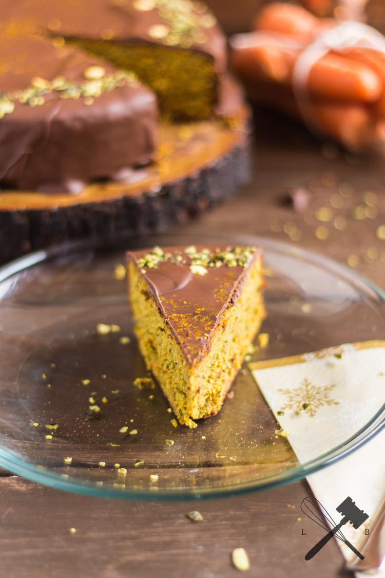 Rezeptbild: Weihnachtlicher Karotten- und Kürbiskernkuchen