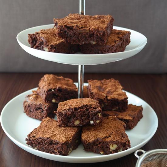Rezeptbild: Double Chocolate-Mokka-Brownies mit Pekannüssen