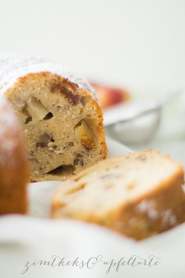 Rezeptbild: Kokos-Pekan-Kuchen mit Weinbergspfirsischen
