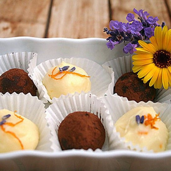 Rezeptbild: Orangentrüffel mit Lavendel und Rosmarintrüffel