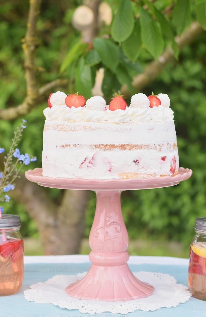 Rezeptbild: Sommerliche Erdbeer-Kokos-Torte