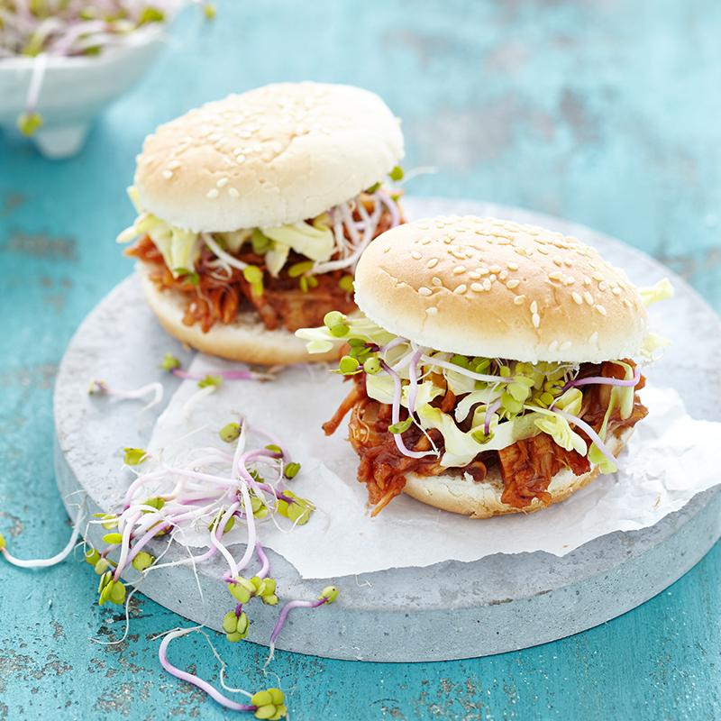 Rezeptbild: VEGAN PULLED PORK BBQ BURGER - JACKFRUIT