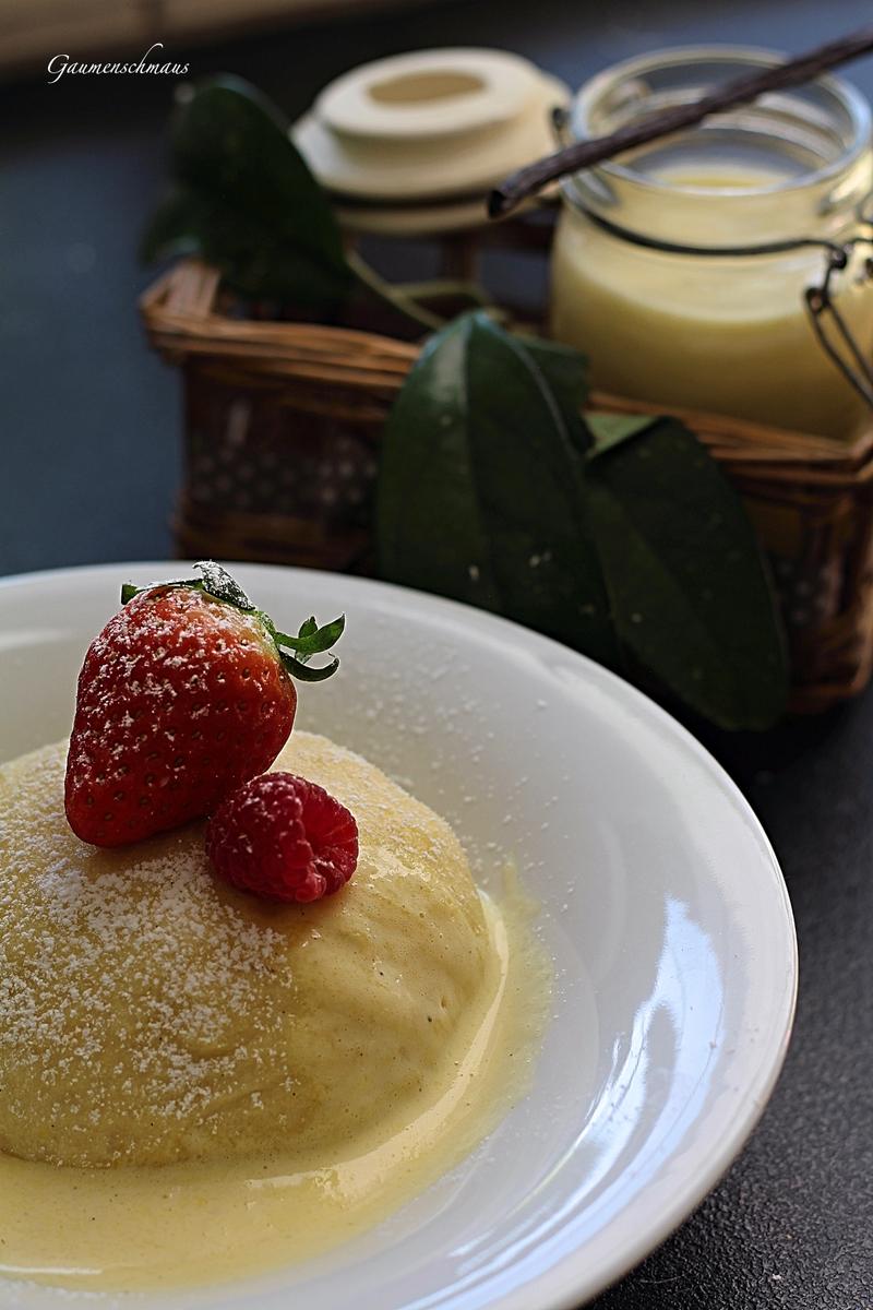 Rezeptbild: Germknödel in Vanilleschaum