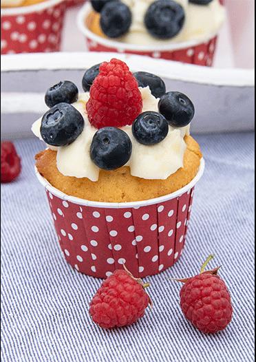 Rezeptbild: Blaubeer-Cupcakes mit Frischkäsetopping