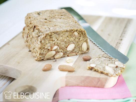 Rezeptbild: Das Wunder-Brot – ganz ohne Mehl und Hefe!  