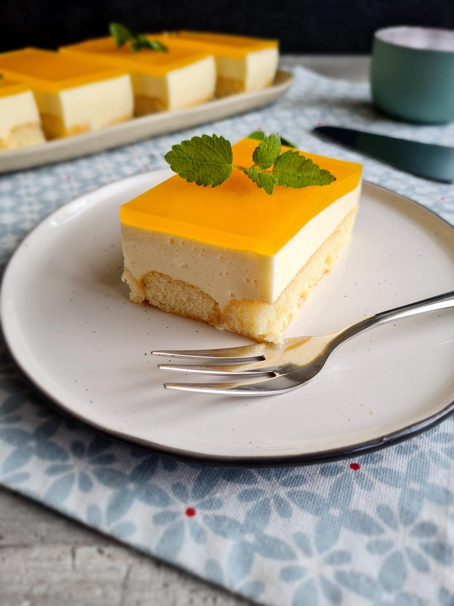 Rezeptbild: No-Bake Mango-Maracuja Schnitte mit Skyr