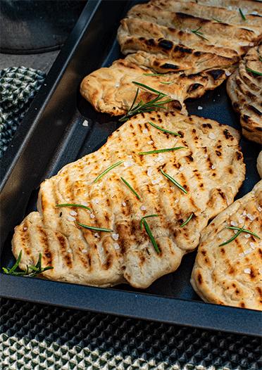 Rezeptbild: Fladenbrote vom Grill