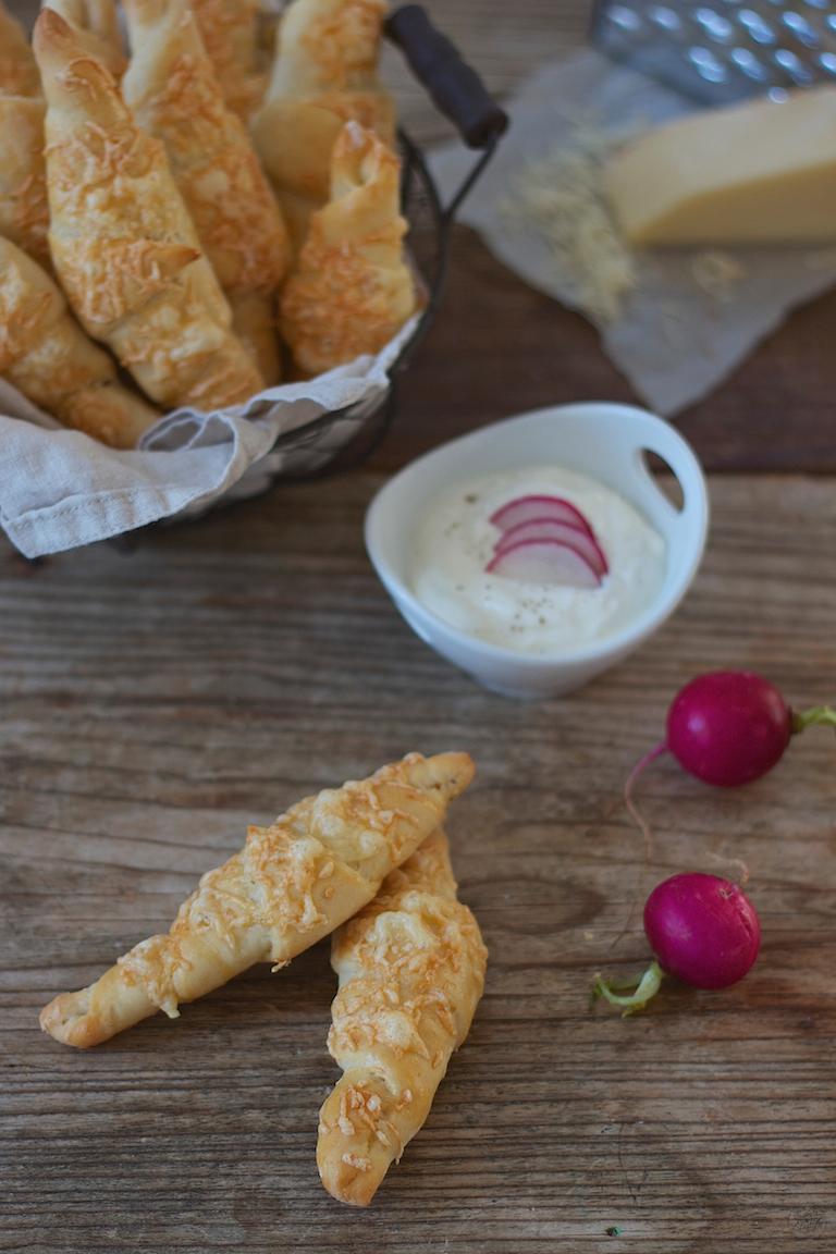 Rezeptbild: Käsestangerl