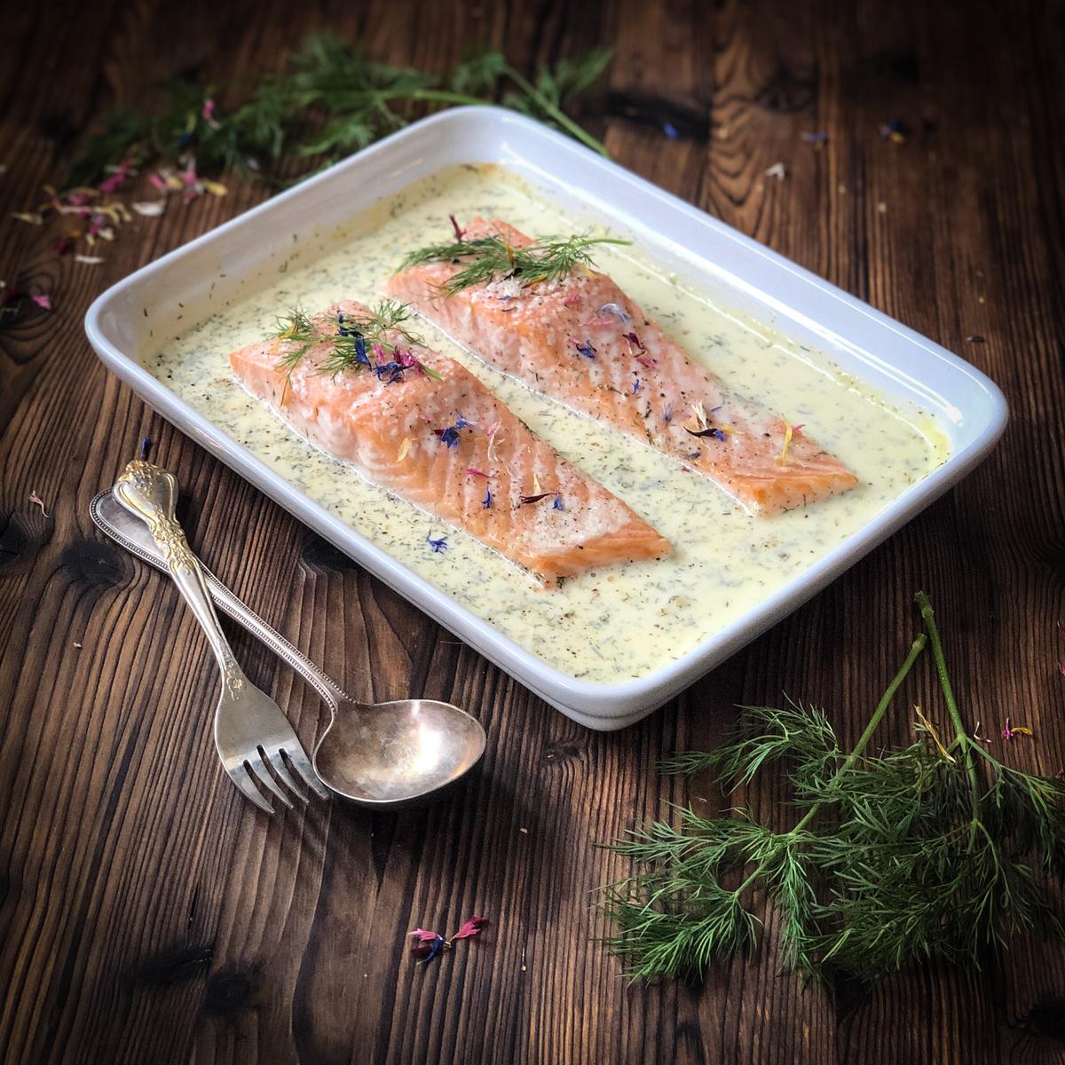 Rezeptbild: LACHSFILET IM OFEN MIT DILLRAHMSAUCE