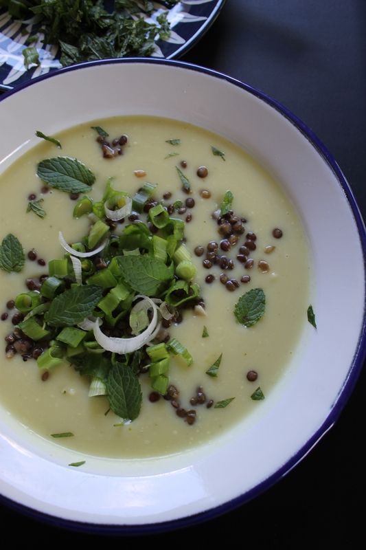 Rezeptbild: Kokos-Kohlrabisüppchen mit Linsen
