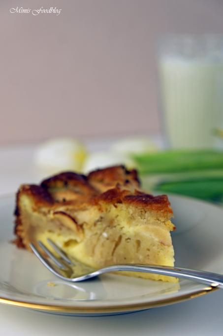 Rezeptbild: Versunkener Apfel-Käsekuchen ~ rustikaler Flair auf dem Kaffeetisch